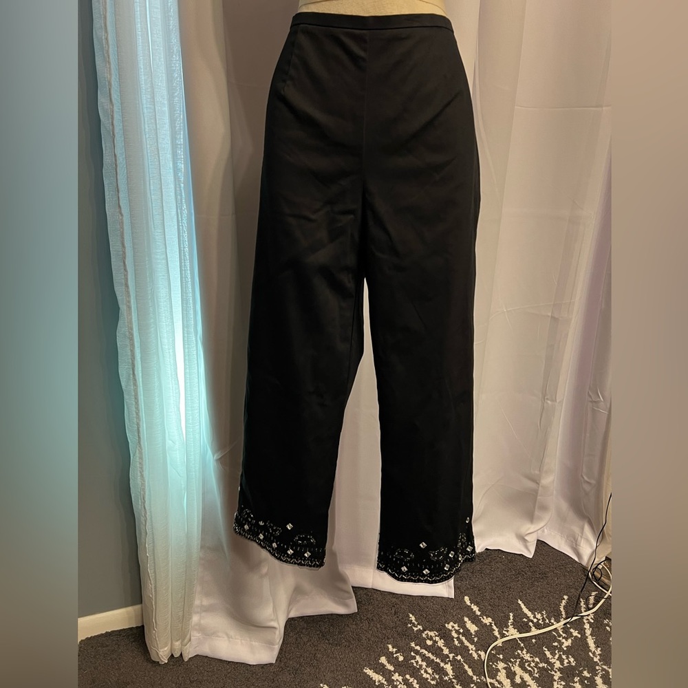 city girl by nancy bolen Women’s Black Embellished Drew Capris Pants Size 12 P